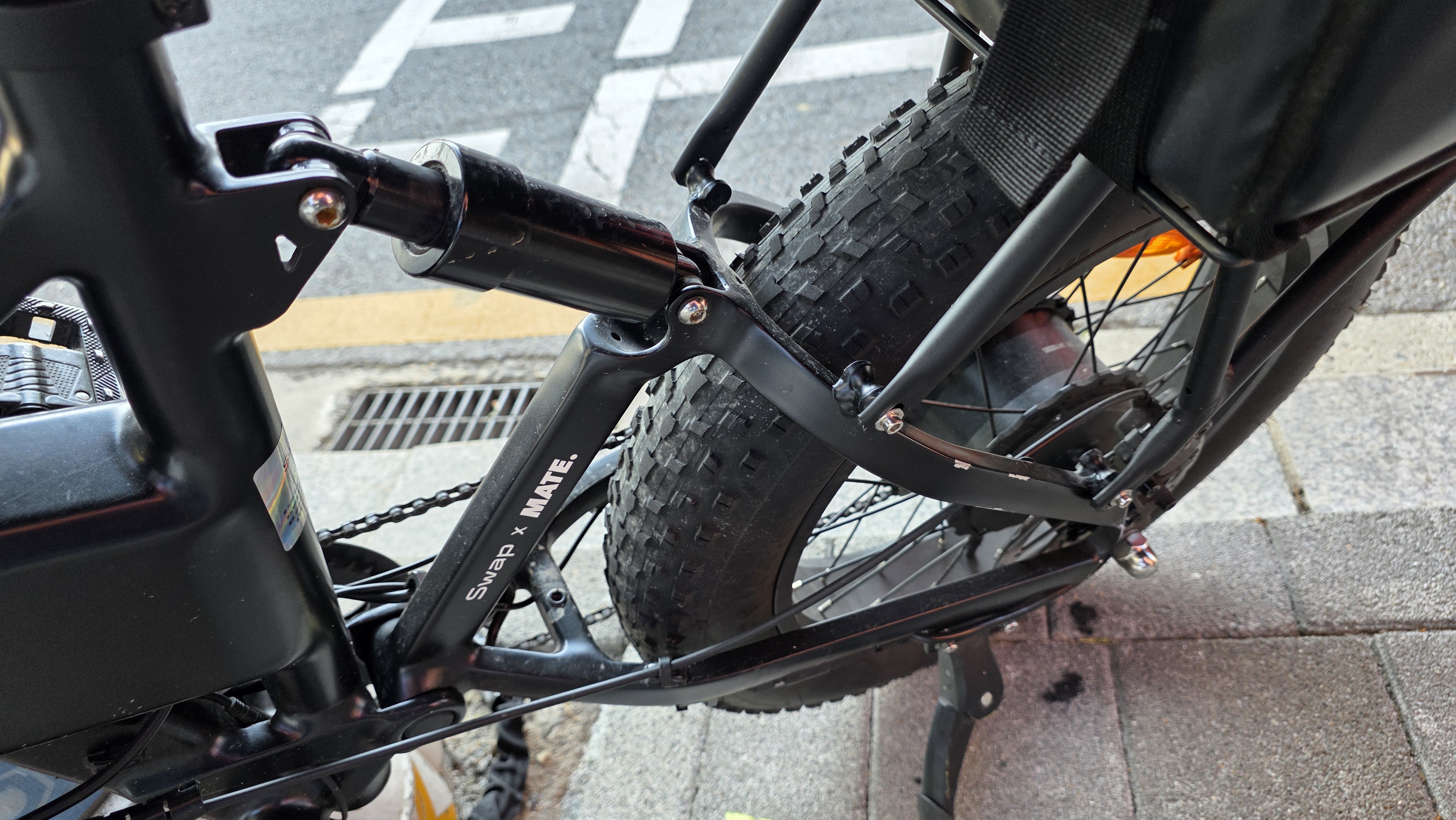 김*진님의 Mate X (Swap Logo) 리뷰 이미지 3