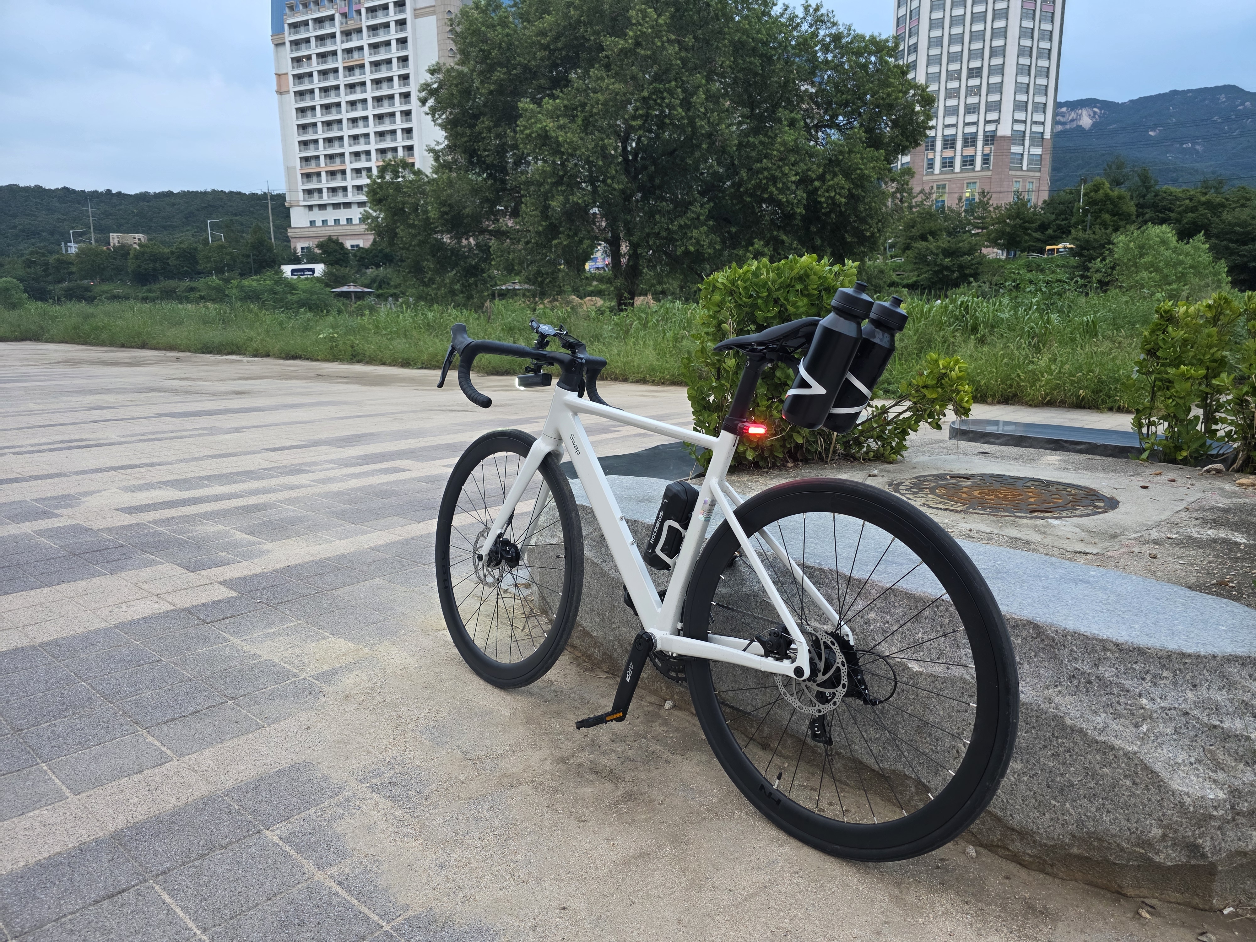 이*섭님의 R1 리뷰 이미지 2