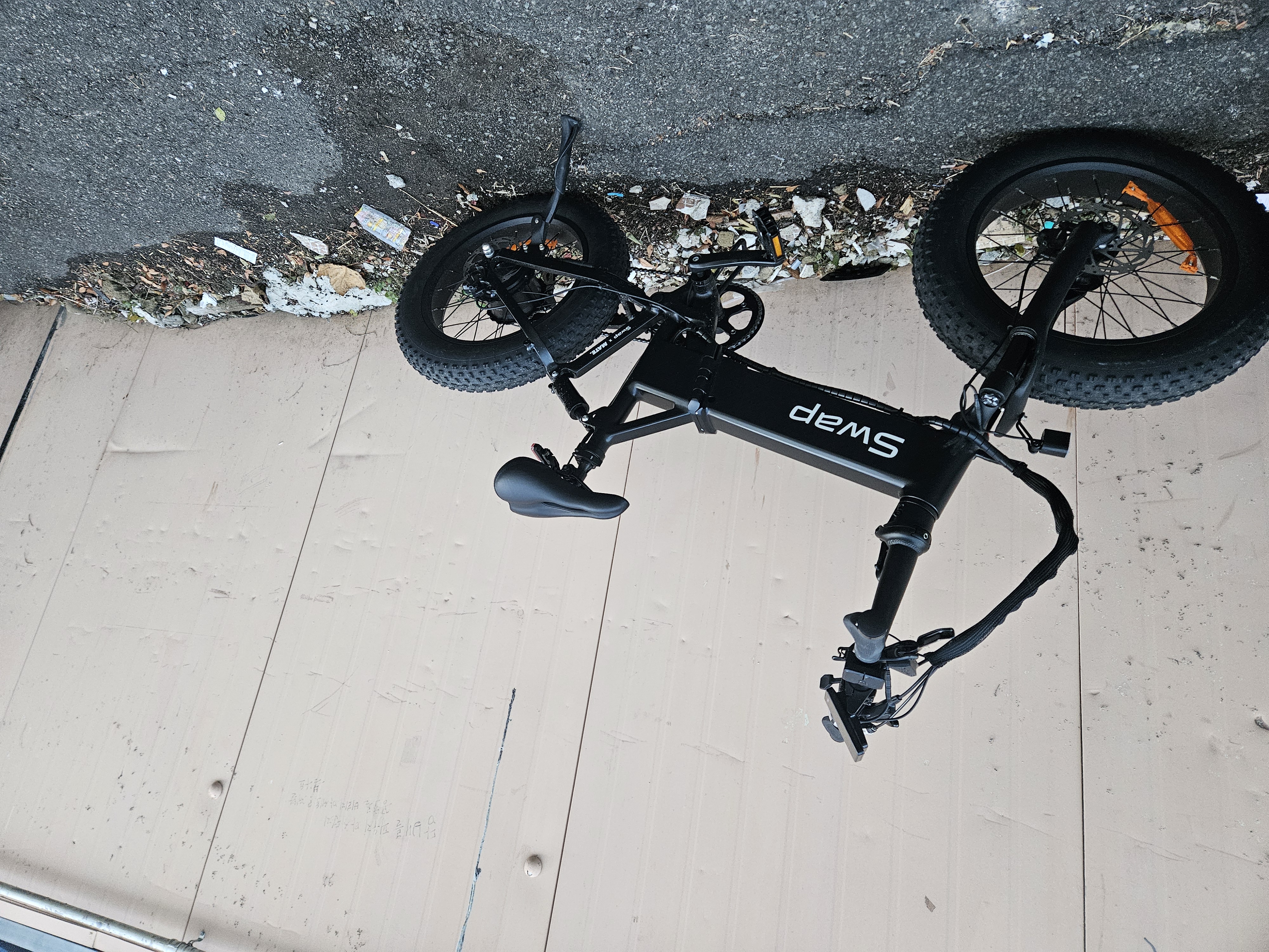 T**H님의 Mate X (Swap Logo) 리뷰 이미지 2