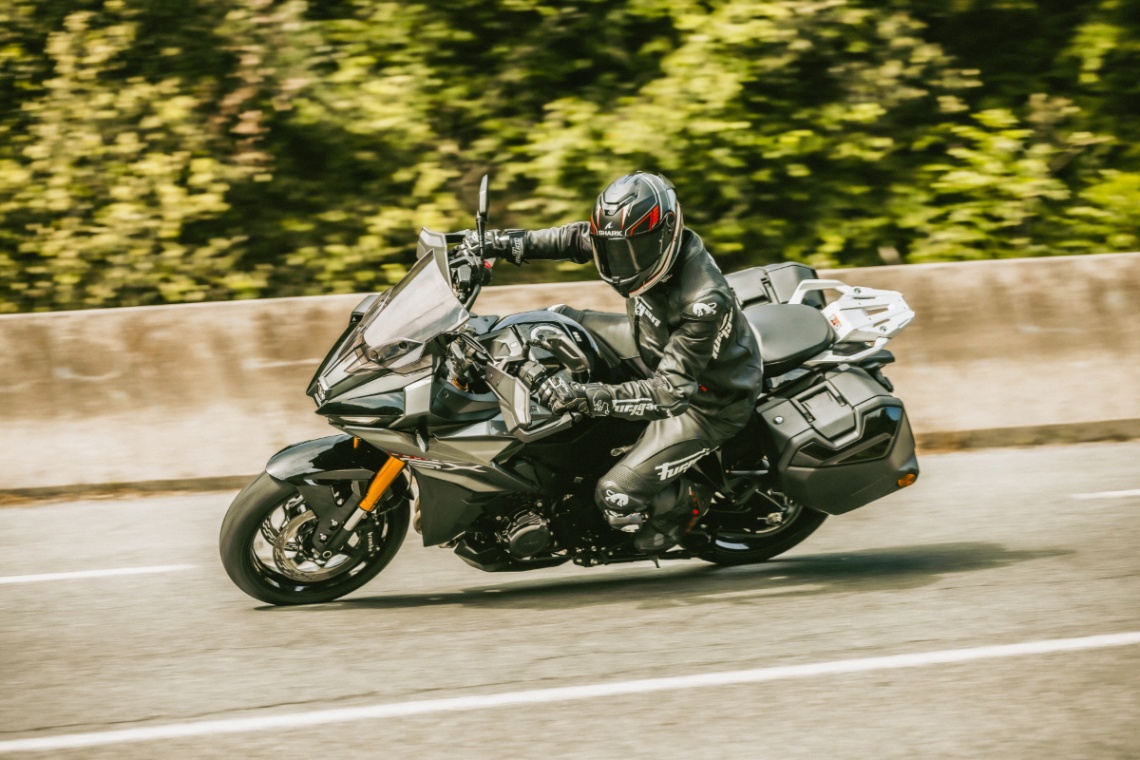GSX-S1000GX
