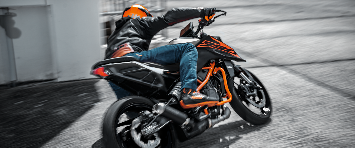 DUKE 390