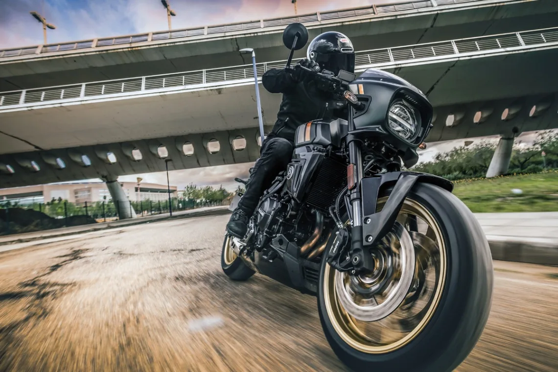 GSX-8TT