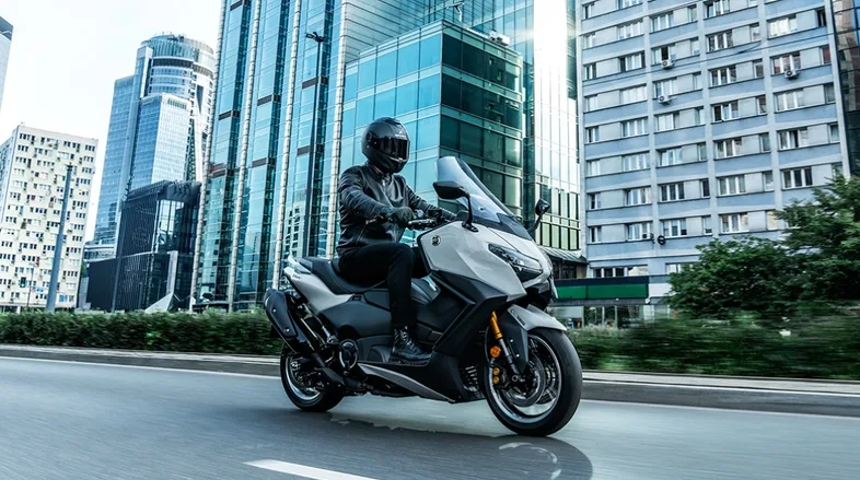 TMAX 560